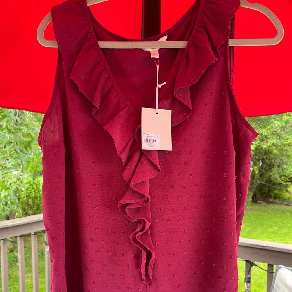 LC Lauren Conrad Magenta Ruffle V Neck Sleeveless Blouse